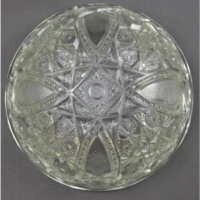 Clear Cut Glass Shield Pattern Scalloped Fruit Bowl - 8" Wide