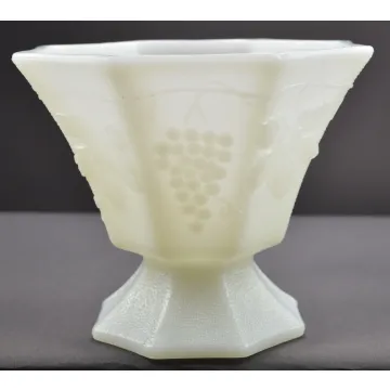 Anchor Hocking - Vintage Milk Glass Pattern - Pebbled Open Candy Dish