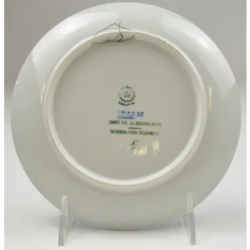 Royal Copenhagen Christmas Collector Plate - Greenland Scenery 1978