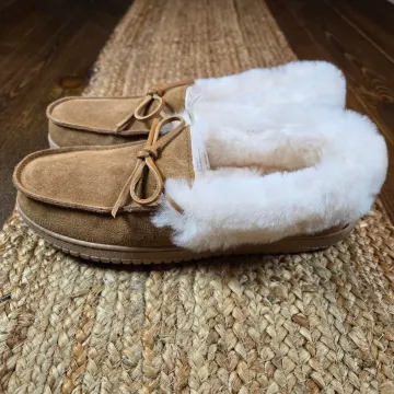 Dearfoams Women's Shearling Moccasin Slippers Shearling Fur Casing Chestnut sz 9