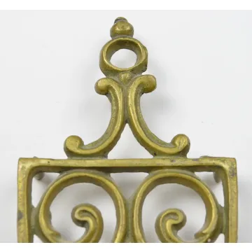 Vintage Cast Iron Spade Design Sad Iron Stand - 8.5 Tall